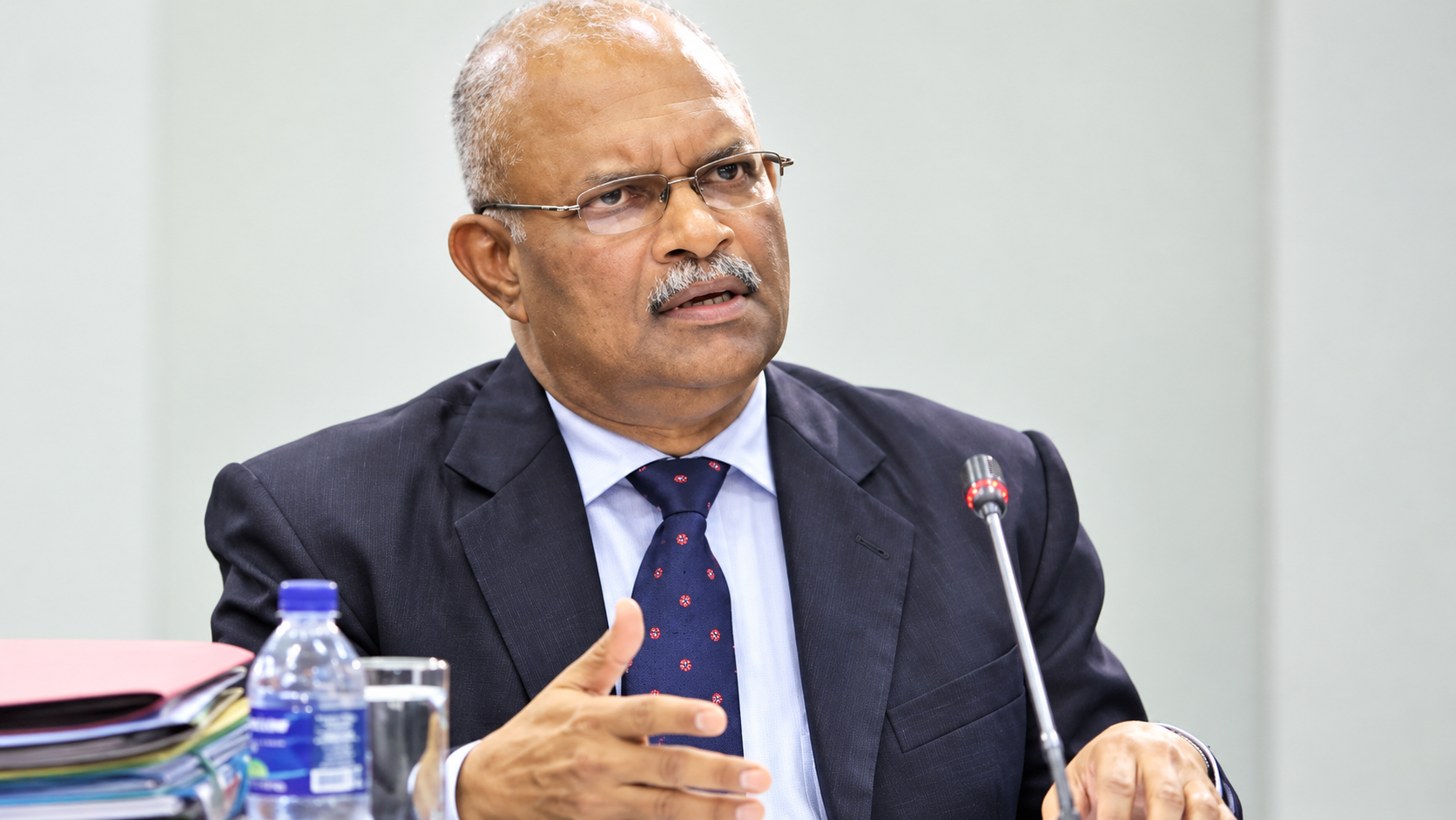 ශානි අබේසේකර සහ රවී සෙනෙවිරත්නගේ මූලික අයිතිවාසිකම් කඩවෙලා 