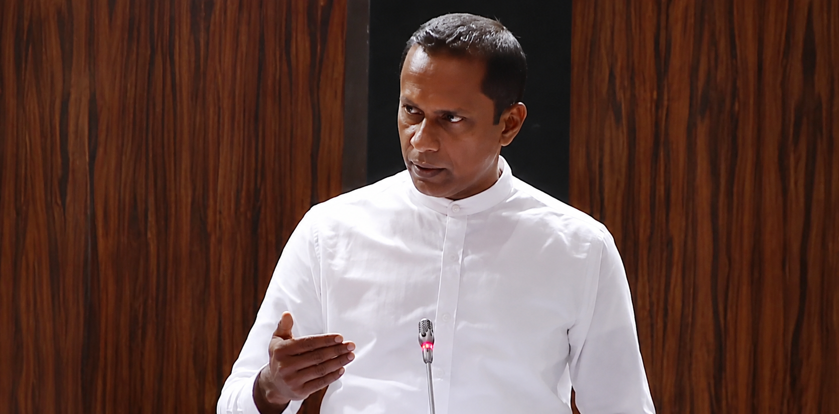 දුම්කොළ බදු ඉහළ දැමීමෙන් දුම්වැටි නිෂ්පාදනය 32% කින් පහතට 