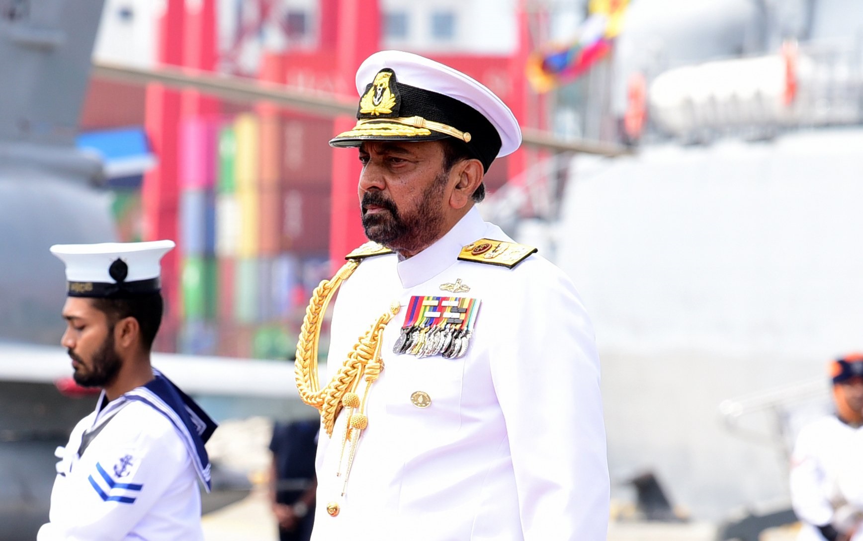 හිටපු නාවික හමුදාපති වසන්ත කරන්නාගොඩ අල්ලස් කොමිසමෙන් අත්අඩංගුවට