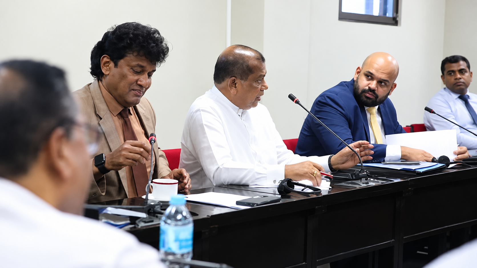 පළාත් සභා මැතිවරණය පිළිබඳ පාර්ලිමේන්තු තේරීම් කාරක සභාව විපක්ෂ මන්ත්‍රීවරුන් 4ක් වර්ජනය කරති