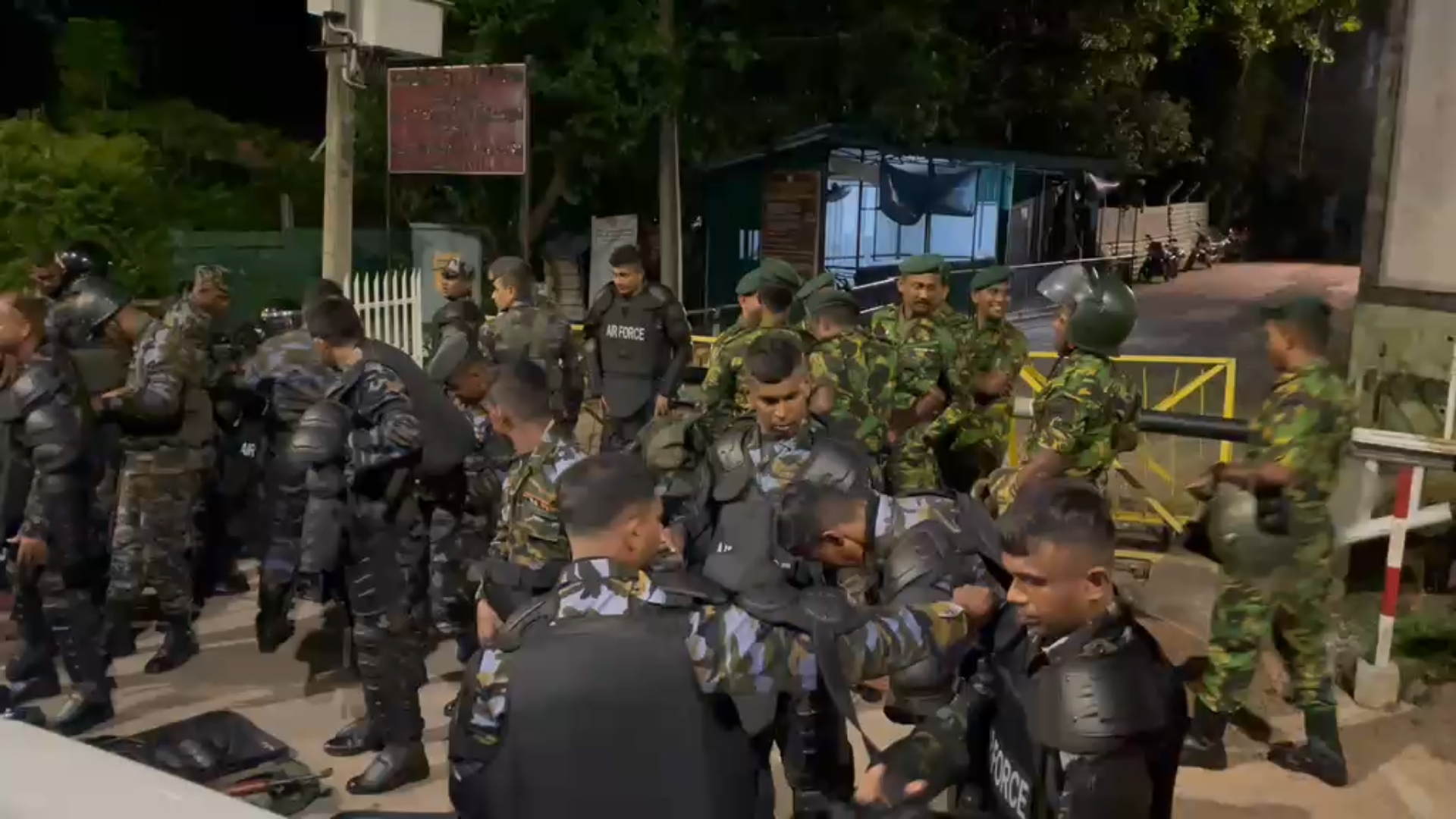 Unrest reported at the Borella New Magazine and Kuruwita Prisons