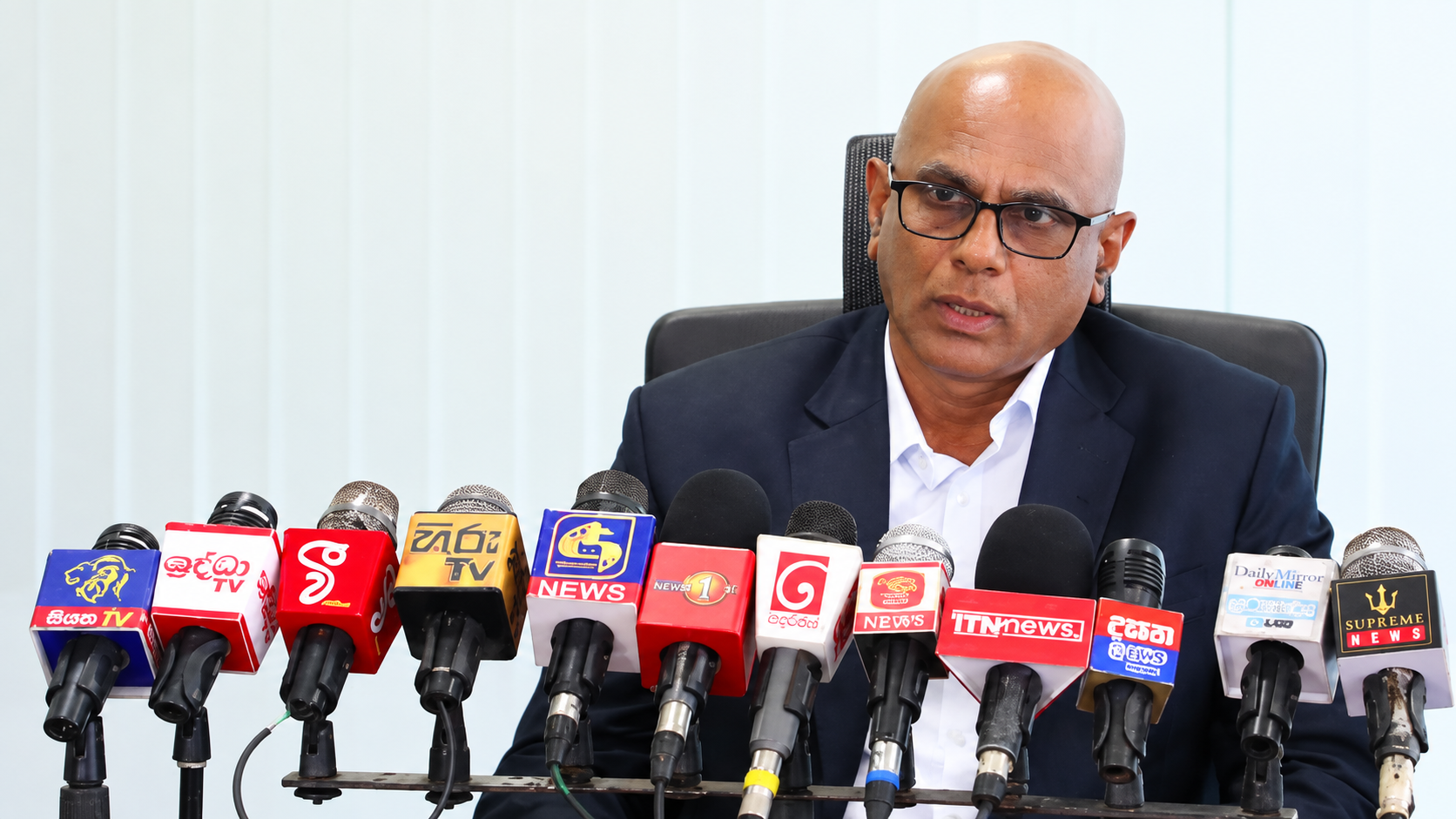 ඉන්ධන සහනාධාරයක් දීම හෝ මිල සංශෝධනය ගැන සාකච්ඡා ‍