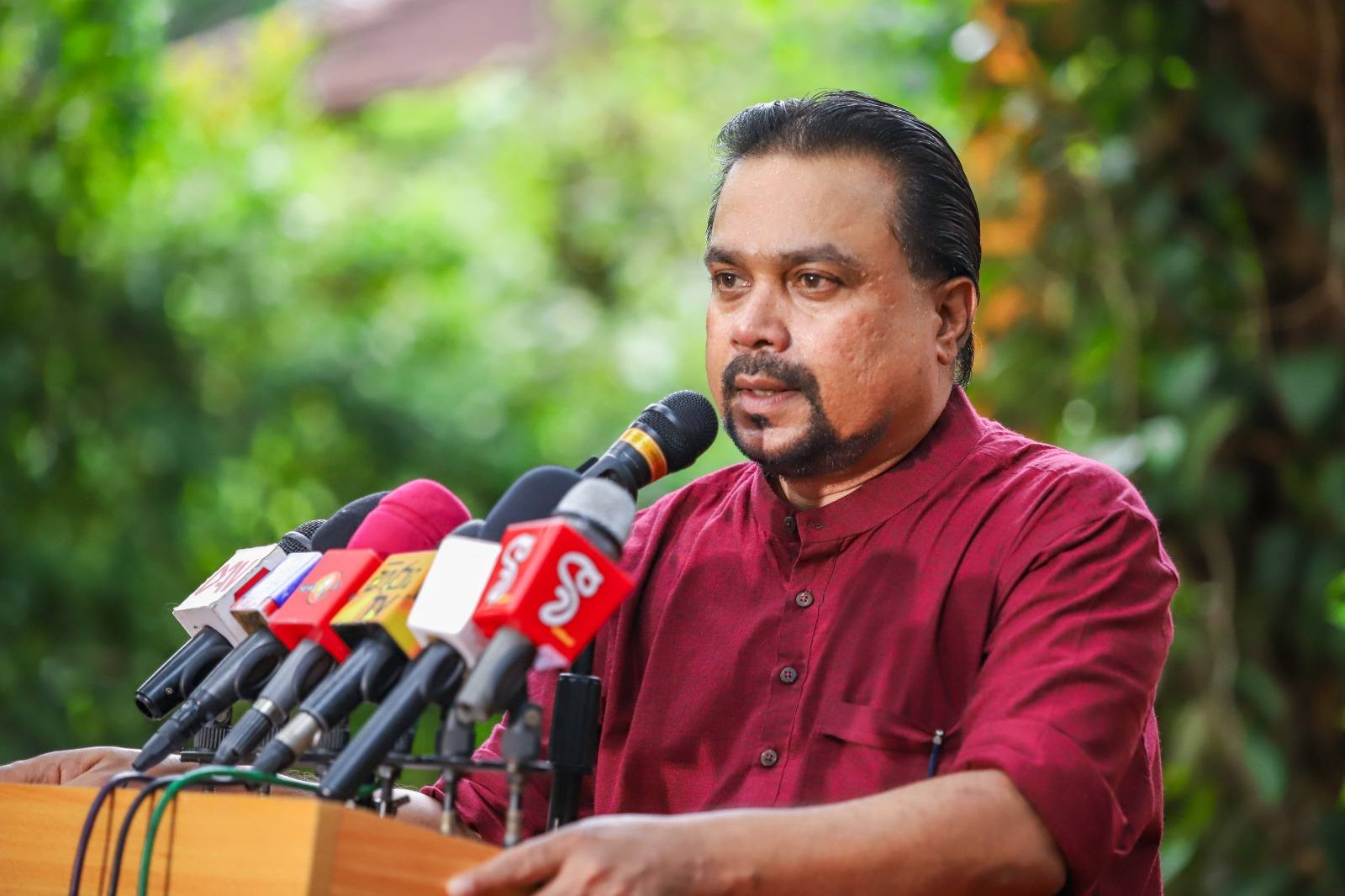 හිටපු අමාත්‍ය විමල් වීරවංශ අත්අඩංගුවට 