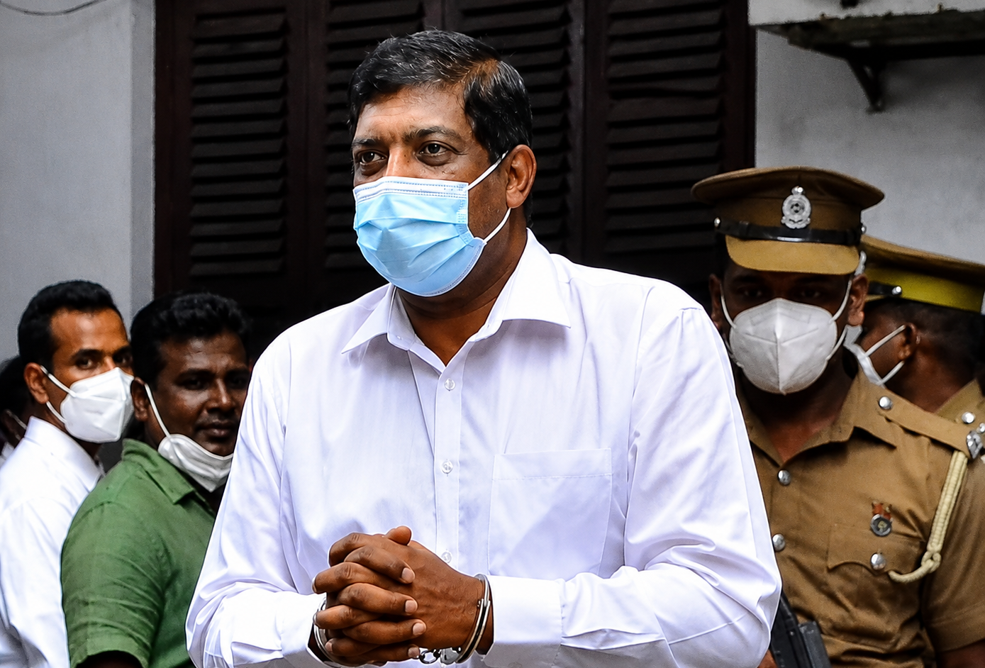 අල්ලස් කොමිසම හමුවේ පෙනී සිටි රවී කරුණානායක අත්අඩංගුවට