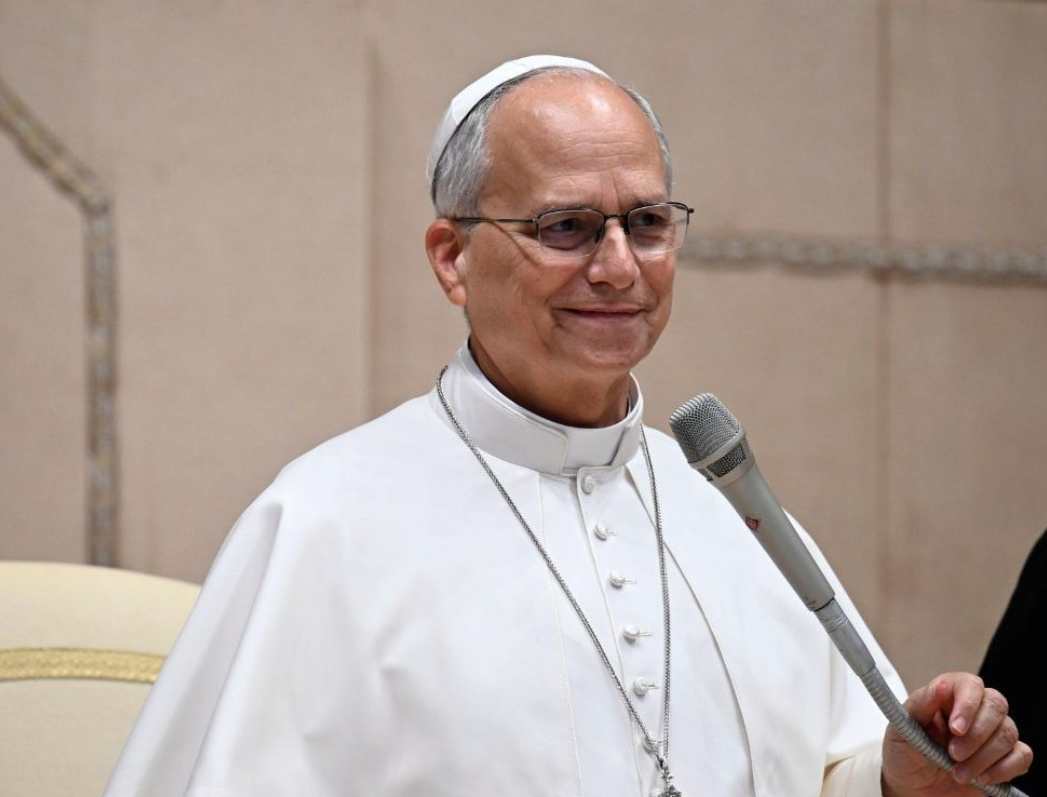 XIV වැනි ලියෝ පාප්වහන්සේගේ පෙනහළු පිළිකා සැත්කම සාර්ථකයි