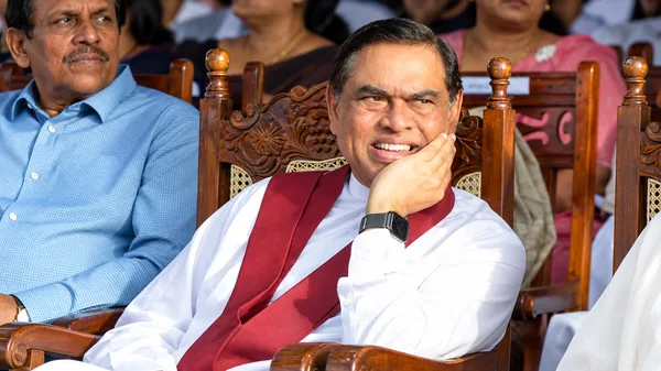 බැසිල් රාජපක්ෂ අත්අඩංගුවට ගෙන අධිකරණයට ඉදිරිපත් කිරීමට වරෙන්තු