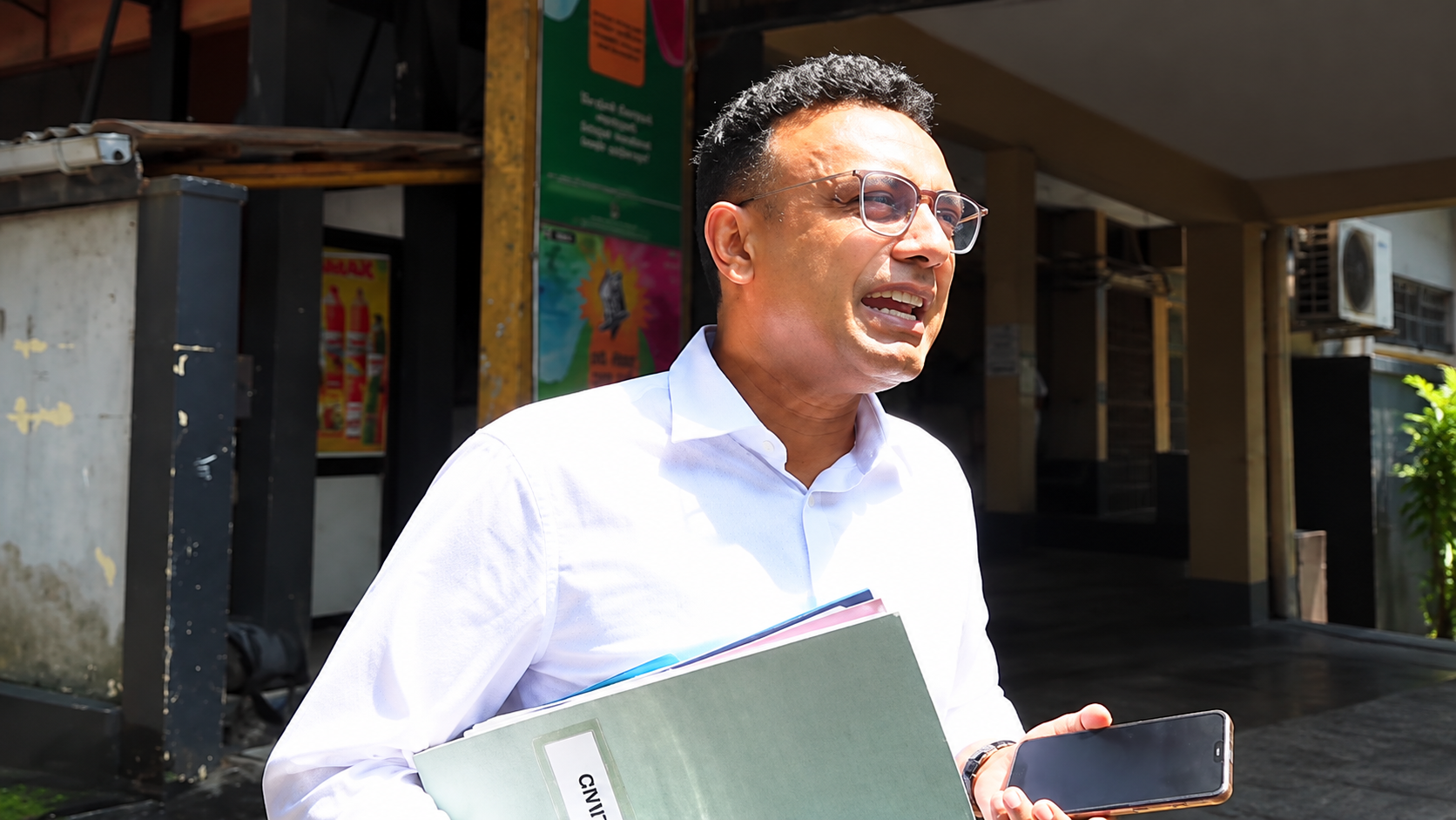 හිටපු අමාත්‍ය මනූෂ නානායක්කාර සහ හිටපු ලේකම් පී.බී. ජයසුන්දර අල්ලස් කොමිසම හමුවට 
