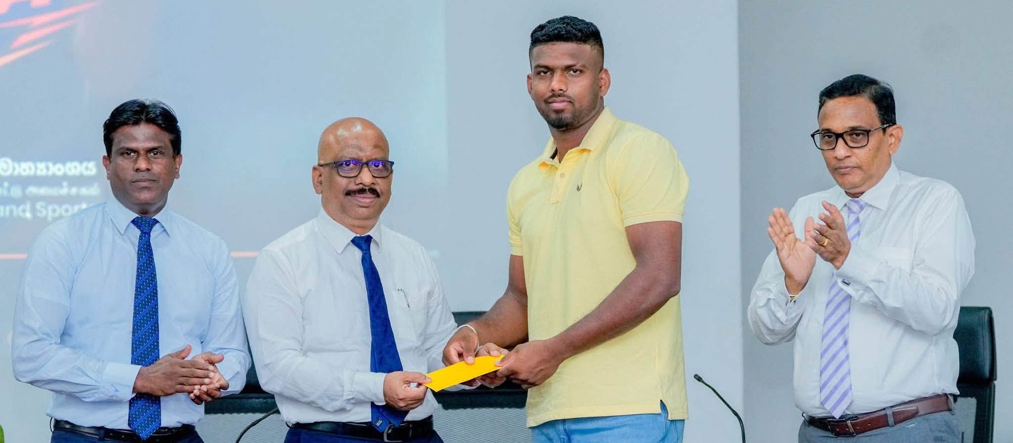 හෙල්ල විසිකිරීමේ ක්‍රීඩක රුමේෂ් තරංගට මිලියන 2.5ක මූල්‍ය අනුග්‍රහයක්